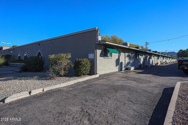 Building Photo - 6819 N 12th St