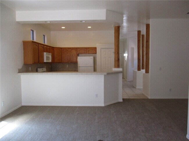 Building Photo - 2675 Desert Flowers Dr