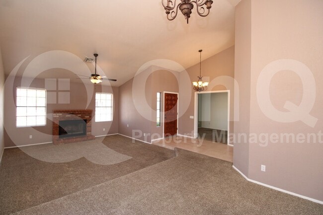 Building Photo - 10879 E Kalil Dr