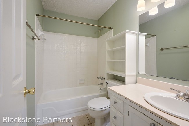 Building Photo - 2 br, 2.5 bath House - 80 Brent Ct