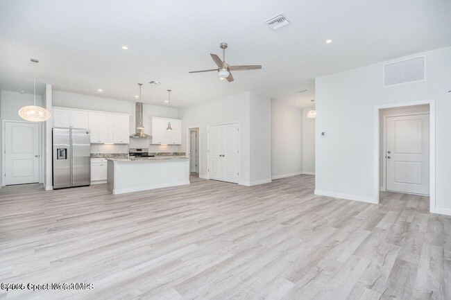 Building Photo - 2128 Arnold Palmer Dr