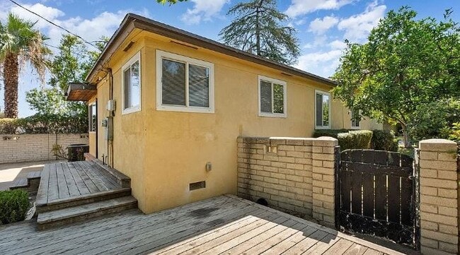 Building Photo - 2453 Alder St