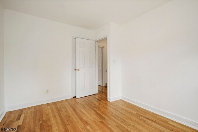 Building Photo - 176 Millburn Ave