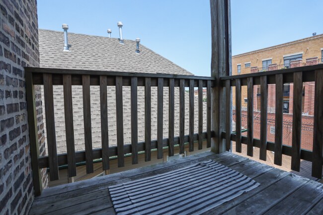 Building Photo - 4705 N Artesian Ave