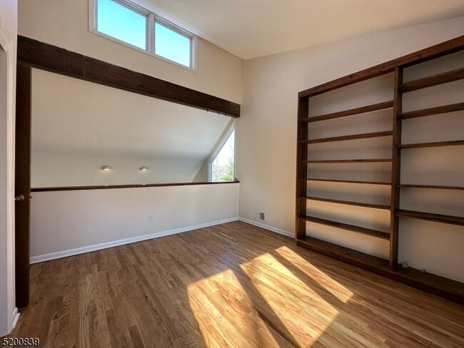 Building Photo - 54 Water St