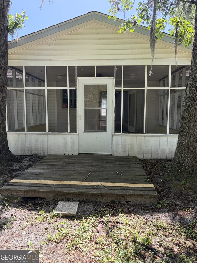 Building Photo - 121 Innerlake Ln