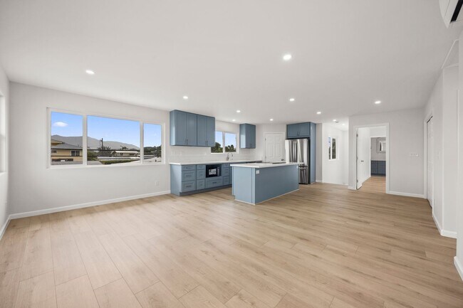 Building Photo - AVAILABLE NOW...BRAND NEW 3 BEDROOM 2 BATH