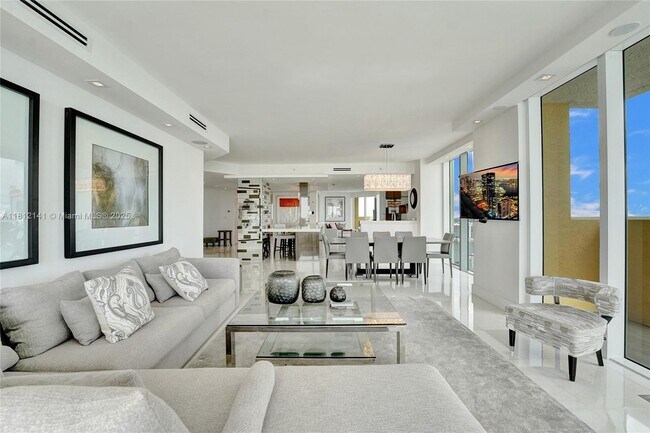 Building Photo - 17875 Collins Ave