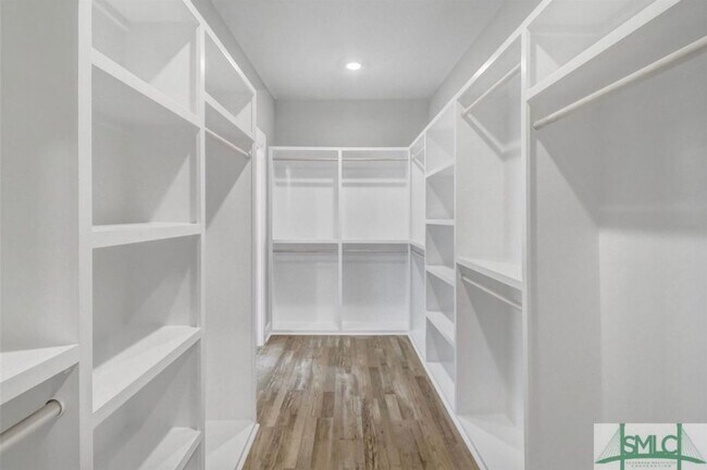 Building Photo - 421 Bear River Dr