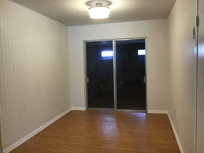 Building Photo - 717 Denton Rd