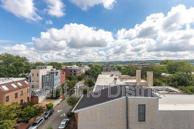 Building Photo - 1345 K St SE