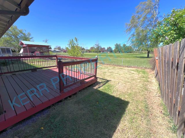 Building Photo - Cozy 2-Bedroom Duplex with Fireplace Charm...