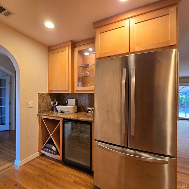 Building Photo - 480 Meadowview Dr