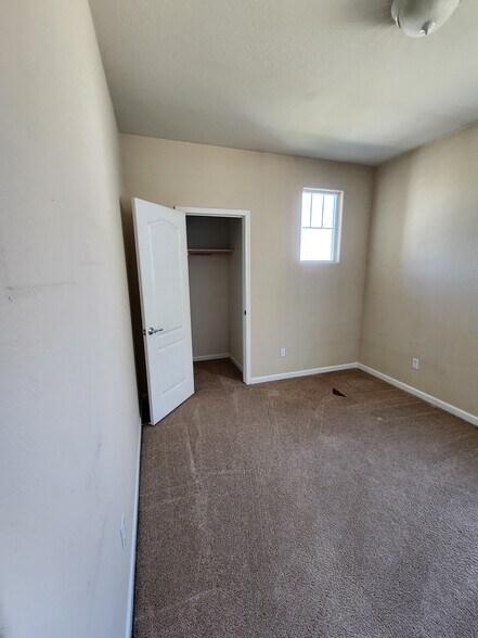 Bedroom 3 - 207 Hibiscus Way