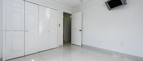 Building Photo - 2740 W 61st St