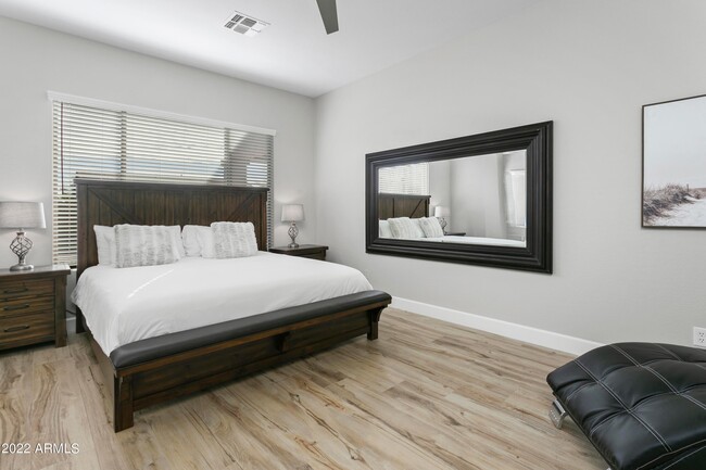 Building Photo - 7725 E Journey Ln