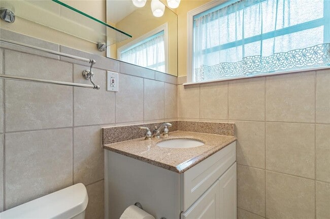 Building Photo - 4511 S Cameron Ave