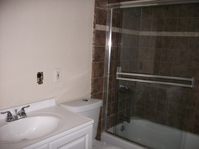 Building Photo - East San Jose Three Bedroom House for Rent