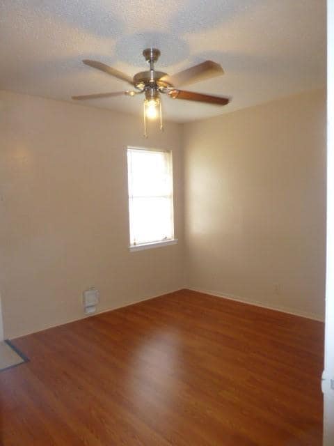 Building Photo - 409 Cliff Dr