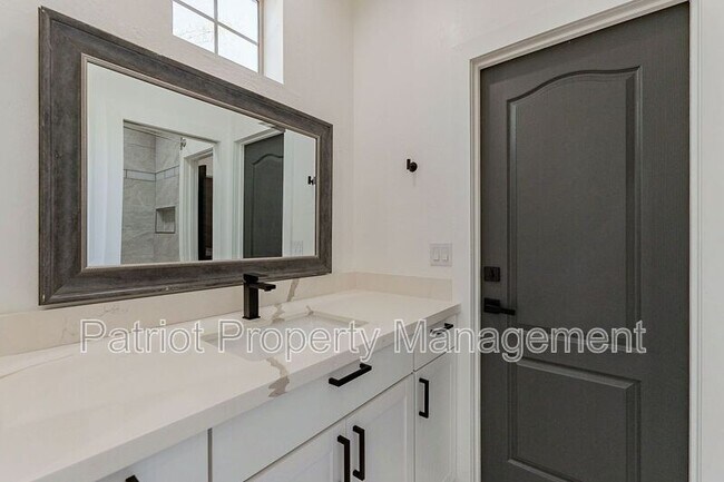 Building Photo - 13607 E Geronimo Rd