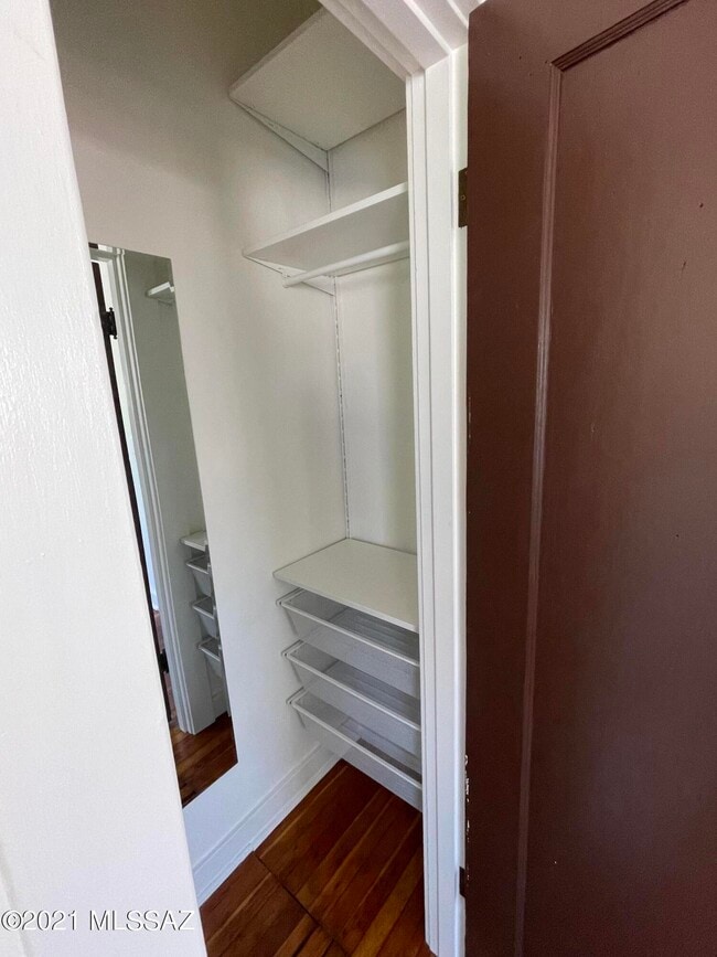 Building Photo - 1041 E Grant Rd