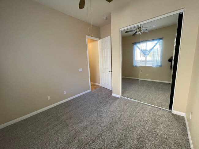 Building Photo - Apple Valley-Del Web Home, 2 Bedrooms,2 Ba...