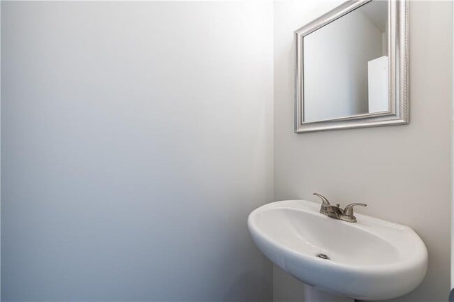 Building Photo - 1296 Ainsworth Alley