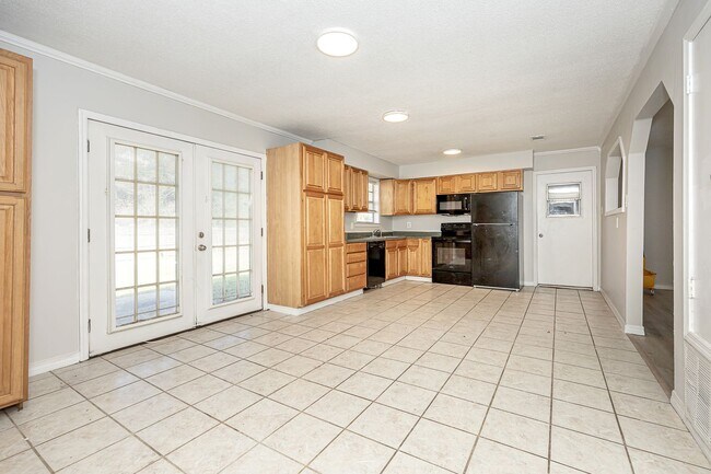 Building Photo - Charming 3-Bed, 2-Bath Home in Pascagoula – Great Location!