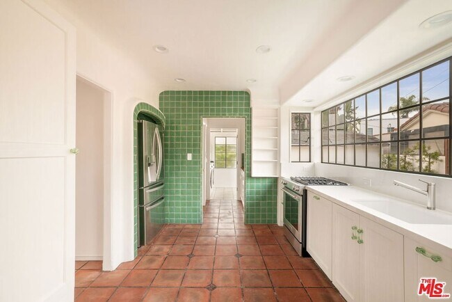 Building Photo - 2228 Prospect Ave