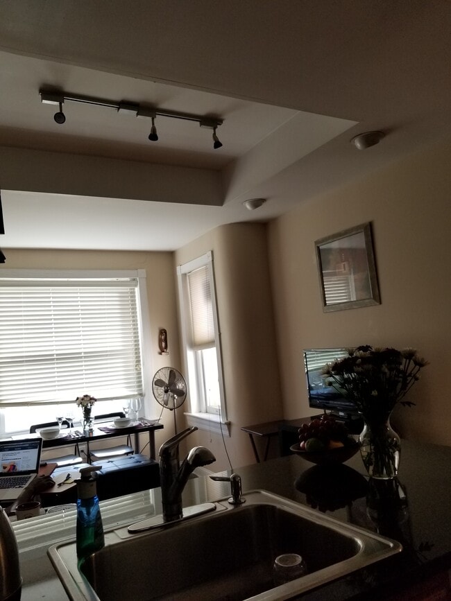 Building Photo - 1745 Kilbourne Pl NW