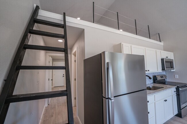 Building Photo - Texas Oaks