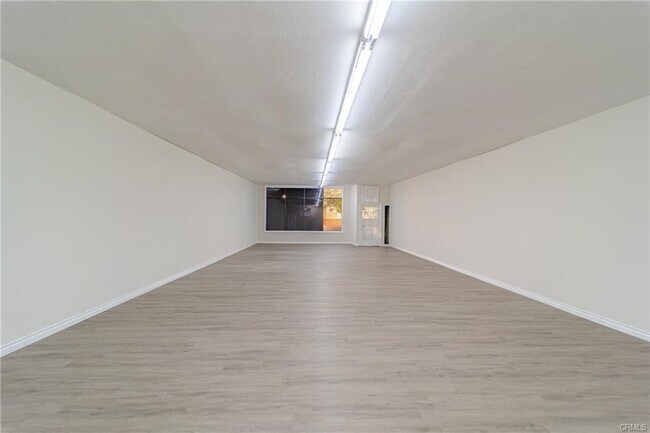 Building Photo - 10611 Pleasant Way