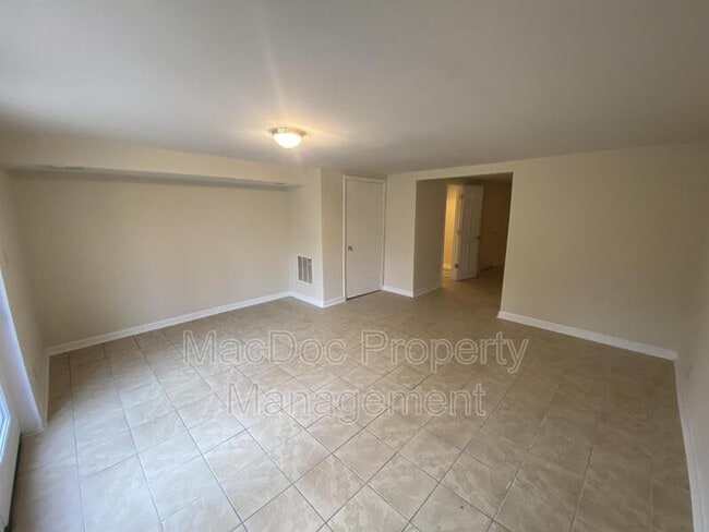 Building Photo - 24 Bentley Ct