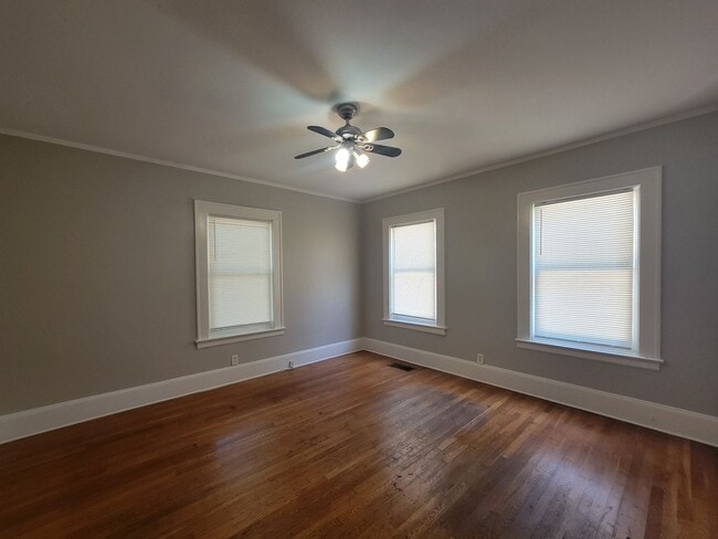 Building Photo - No Luxury Bells and Whistles But a Nice Clean Historic Home