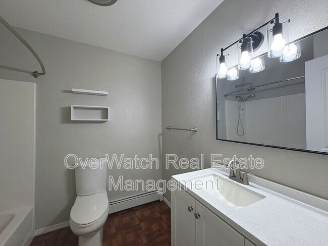 Building Photo - 6121 De Armoun Rd