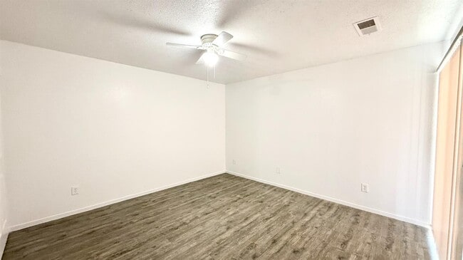 Building Photo - 665 S Coalinga St