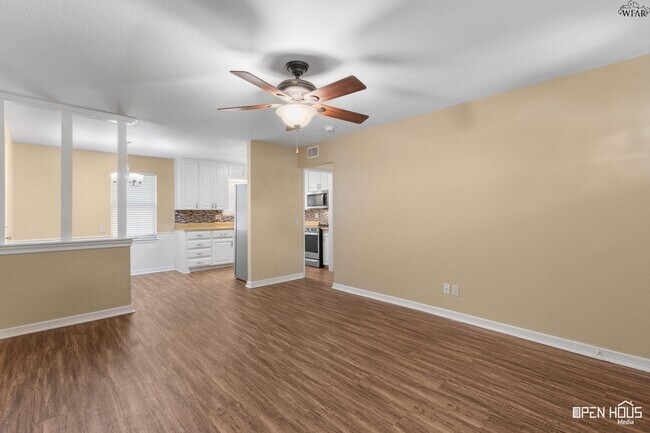 Building Photo - 1218 Glendora Dr