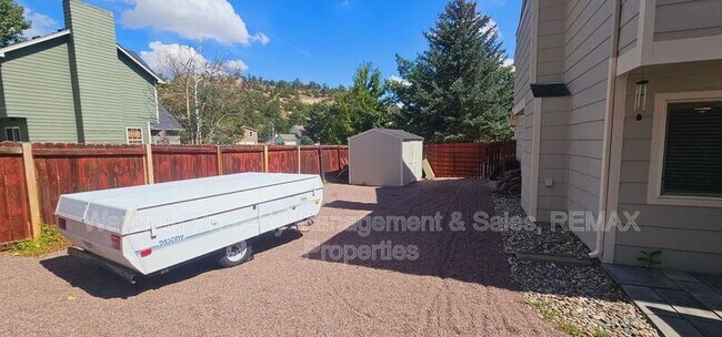 Building Photo - 4130 Madrone Way