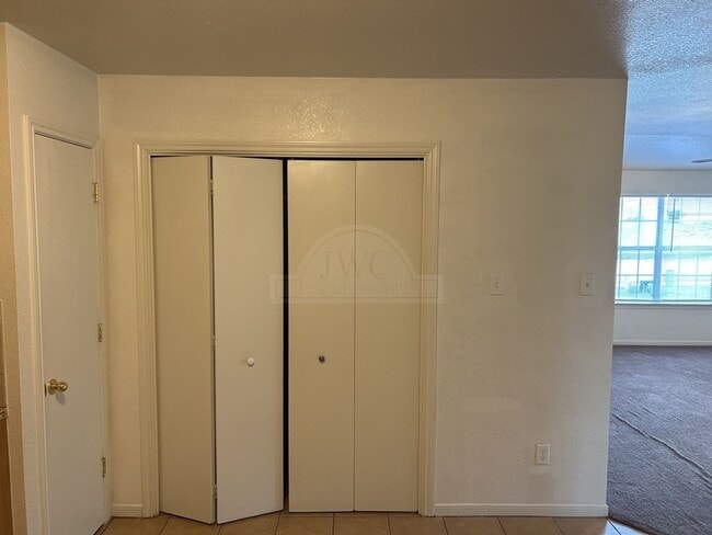 Building Photo - 304 Primrose