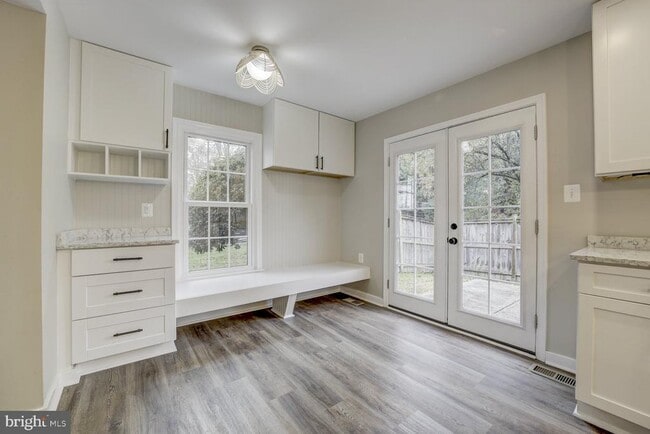 Building Photo - 4083 Norbeck Square Dr