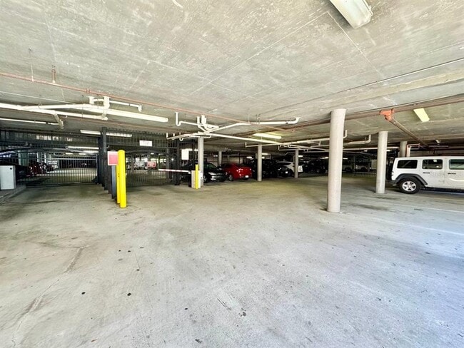 Building Photo - 800 S Dakota Ave