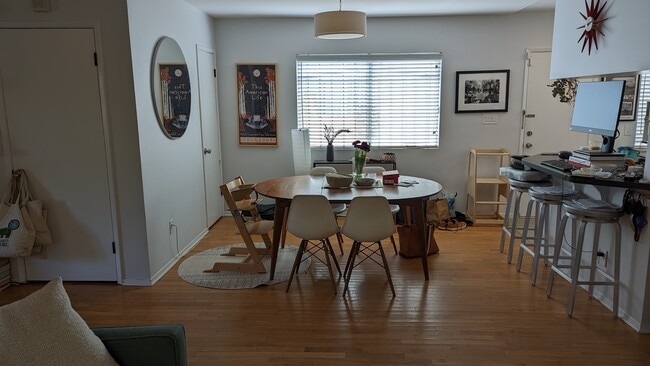 Dining area - 33 Paloma Ave