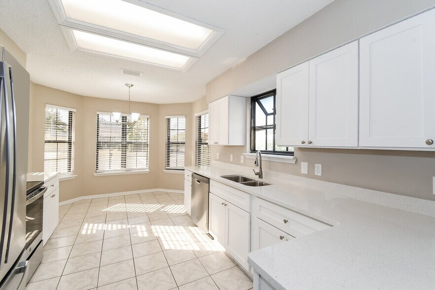 Building Photo - 7631 Collins Ridge Blvd