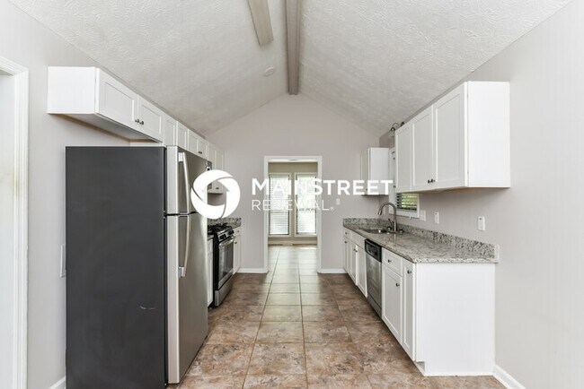 Building Photo - 4 Bedroom Pet-Friendly Home in Acworth, GA with Main Street Renewal