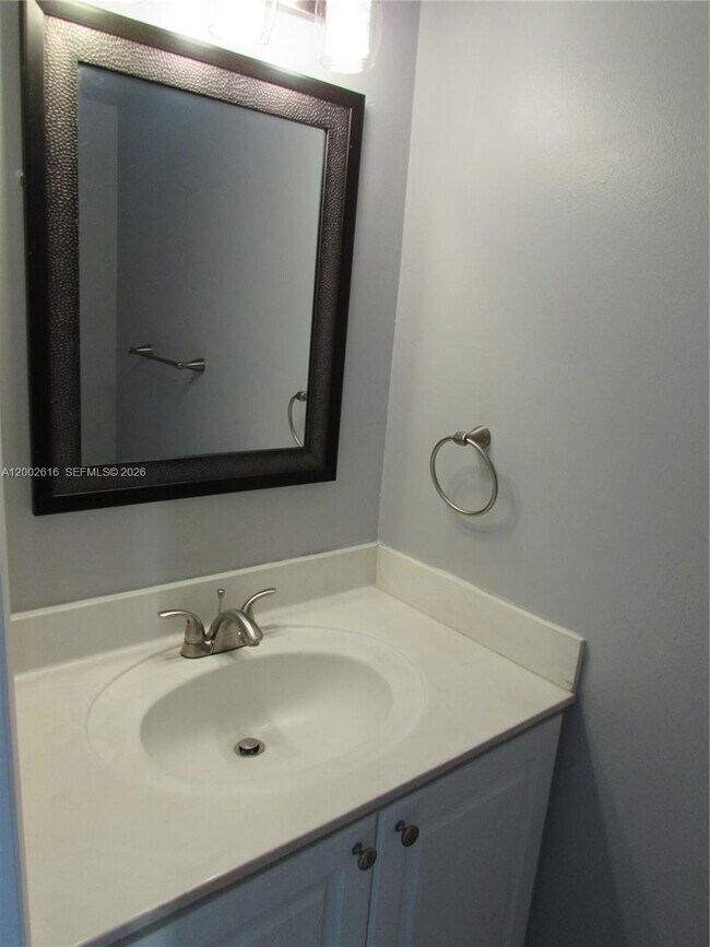 Building Photo - 5555 Ludlam Rd