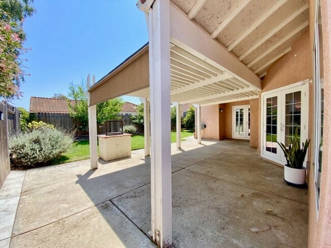 Building Photo - Turn key 3 bedroom in Orcutt
