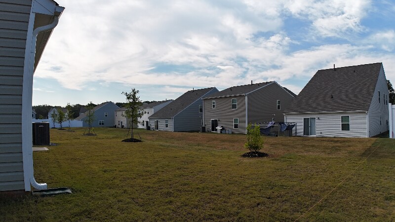 Building Photo - 214 Wintersweet Wy