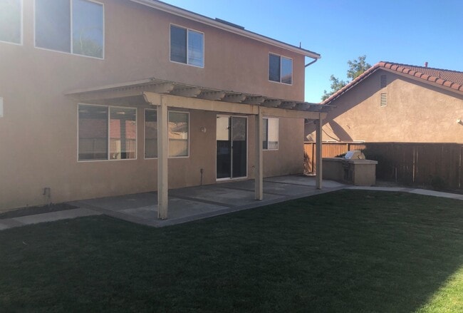 Building Photo - Chardonnay Hills 4 Bedroom