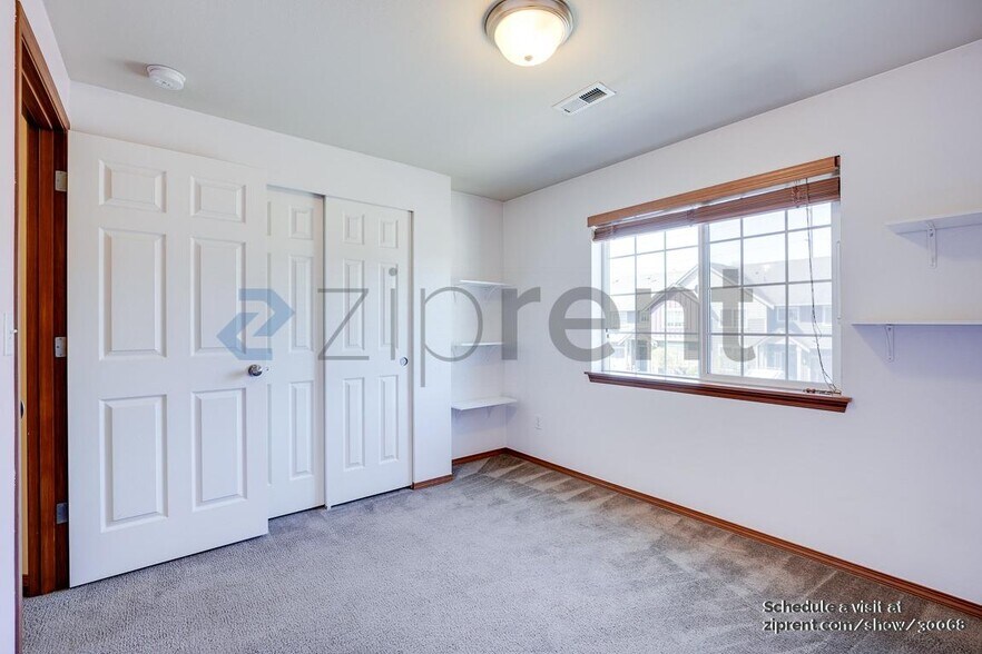 Building Photo - Unit