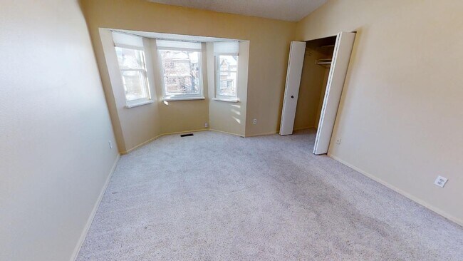 Building Photo - 5549 Dunbar Ct